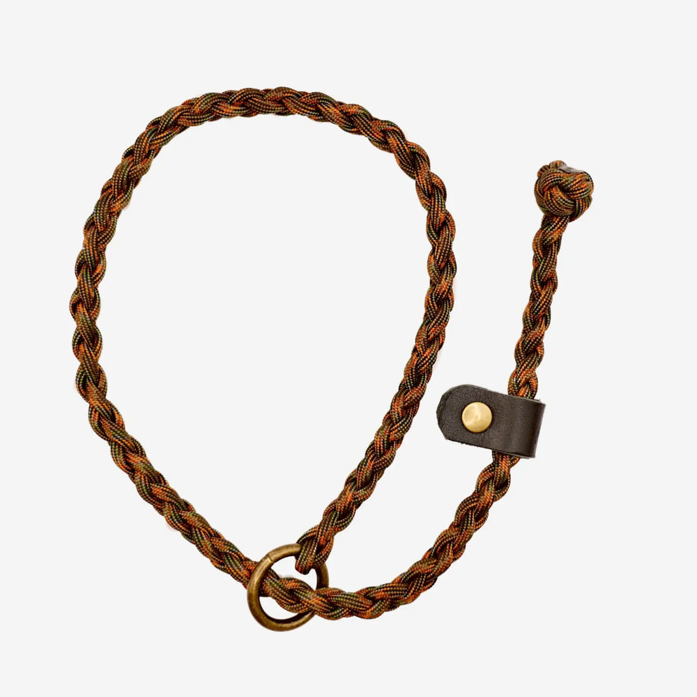 flätad luring från junies med mässing och svenskt läder #color_brown-camo