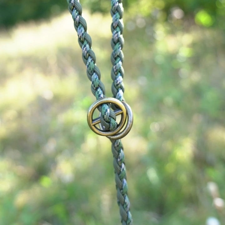 Miljöbild Junies flätat retrieverkoppel 200 x 0,8 cm green army patterned #color_green-army-patterned