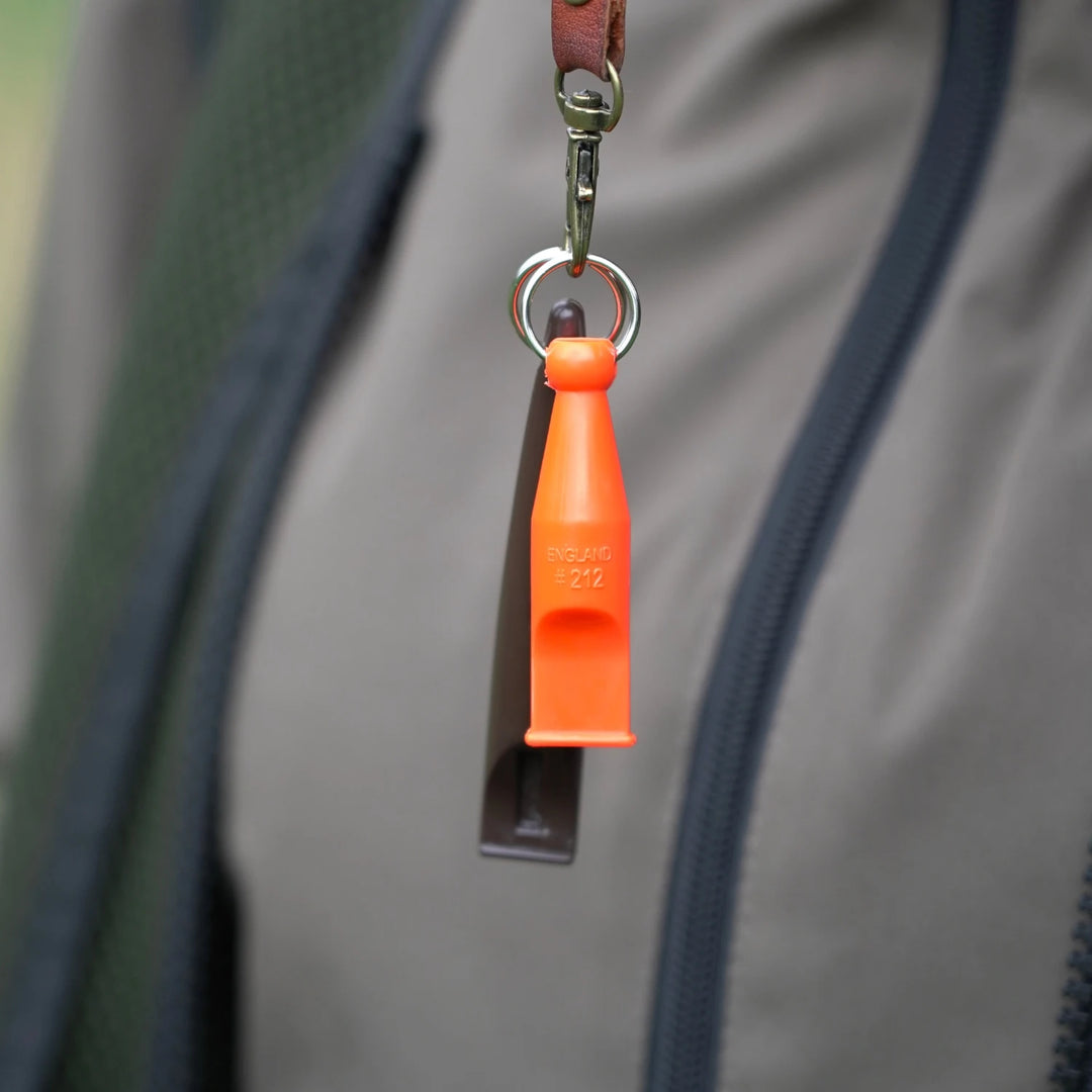 Miljöbild närbild på acme pro trialler 212 neon orange tillsammans med acme 211,5 brun #color_neon-orange