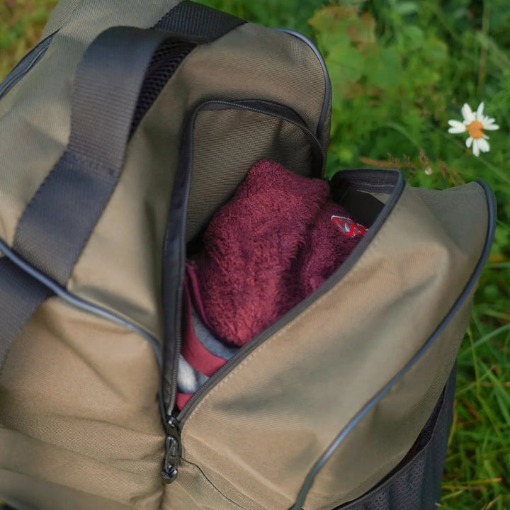 Miljöbild firedog boot bag förvaring mitten khaki #color_khaki