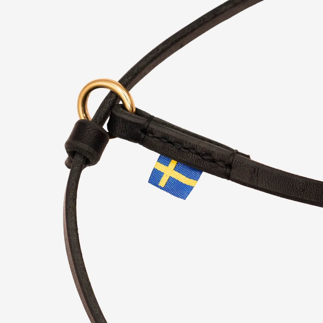 Närbild Junies retriverkoppel läder 140 cm - Svenskt vegetabiliskt garvat läder.